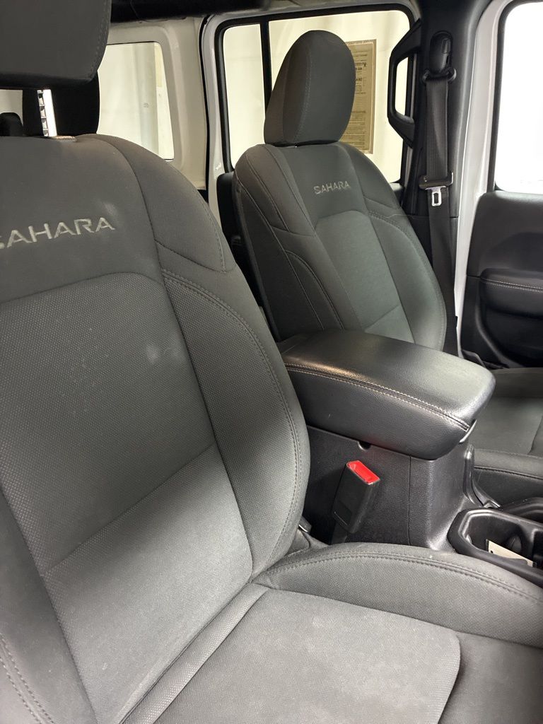 2020 Jeep Wrangler Unlimited Sahara - Photo 23
