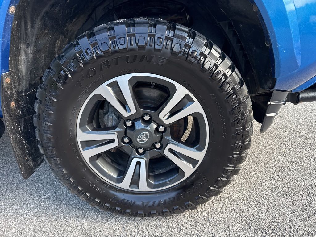 2016 Toyota Tacoma SR5 Sport TRD Pro photo 4