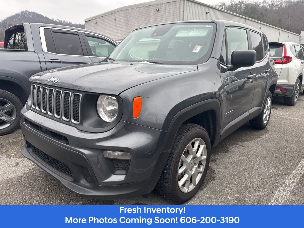 2023 Jeep Renegade Latitude's photo