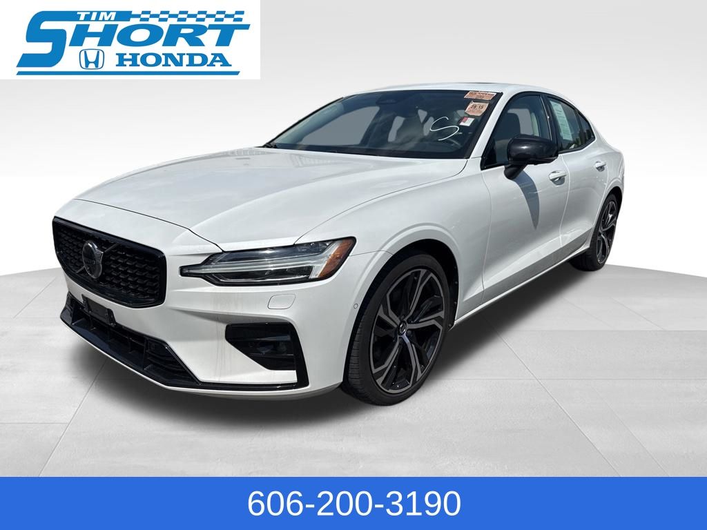 2024 Volvo S60 B5 Plus Dark Theme AWD's photo