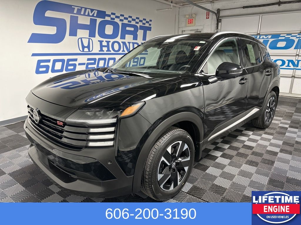 2025 Nissan Kicks SR AWD's photo