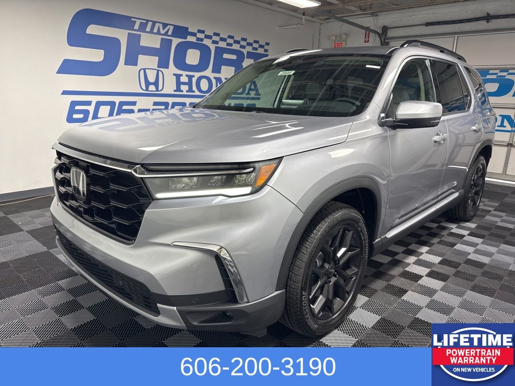 2025 Honda Pilot Touring's photo