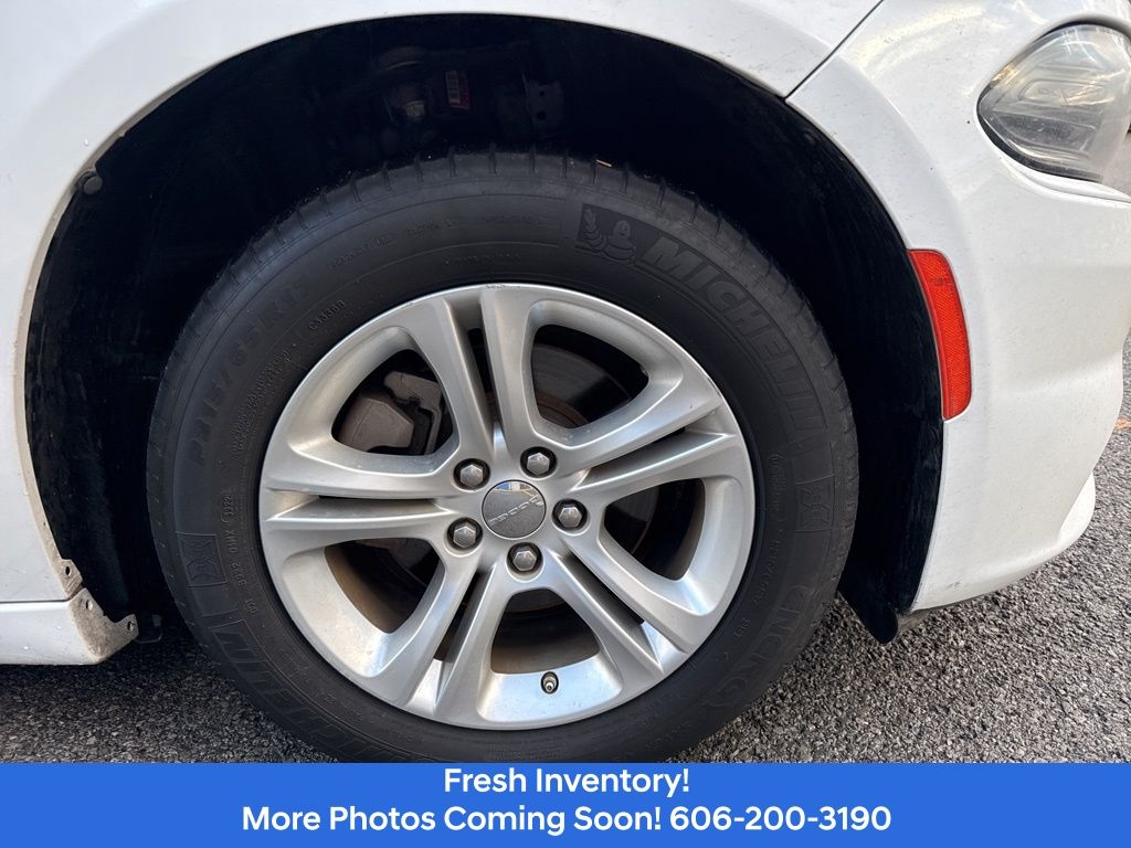 2022 Dodge Charger SXT photo 4