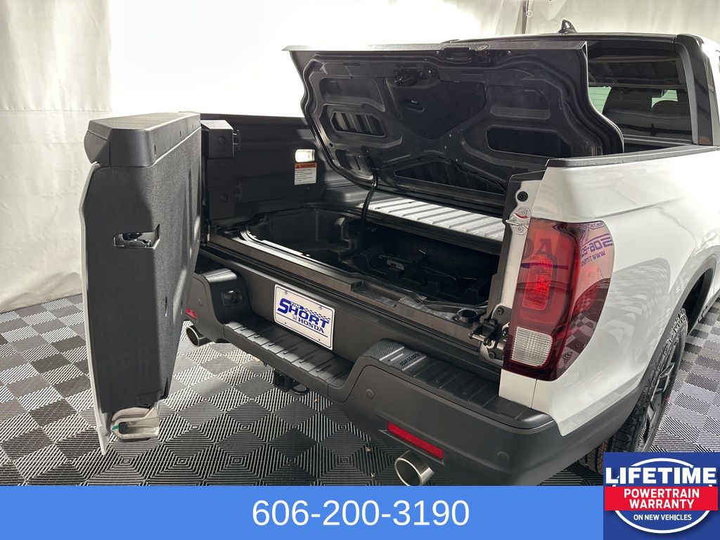 2026 Honda Ridgeline Black Edition photo 3