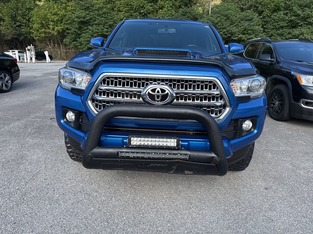 2016 Toyota Tacoma SR5 Sport TRD Pro photo 2