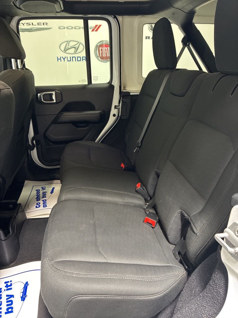 2020 Jeep Wrangler Unlimited Sahara - Photo 17