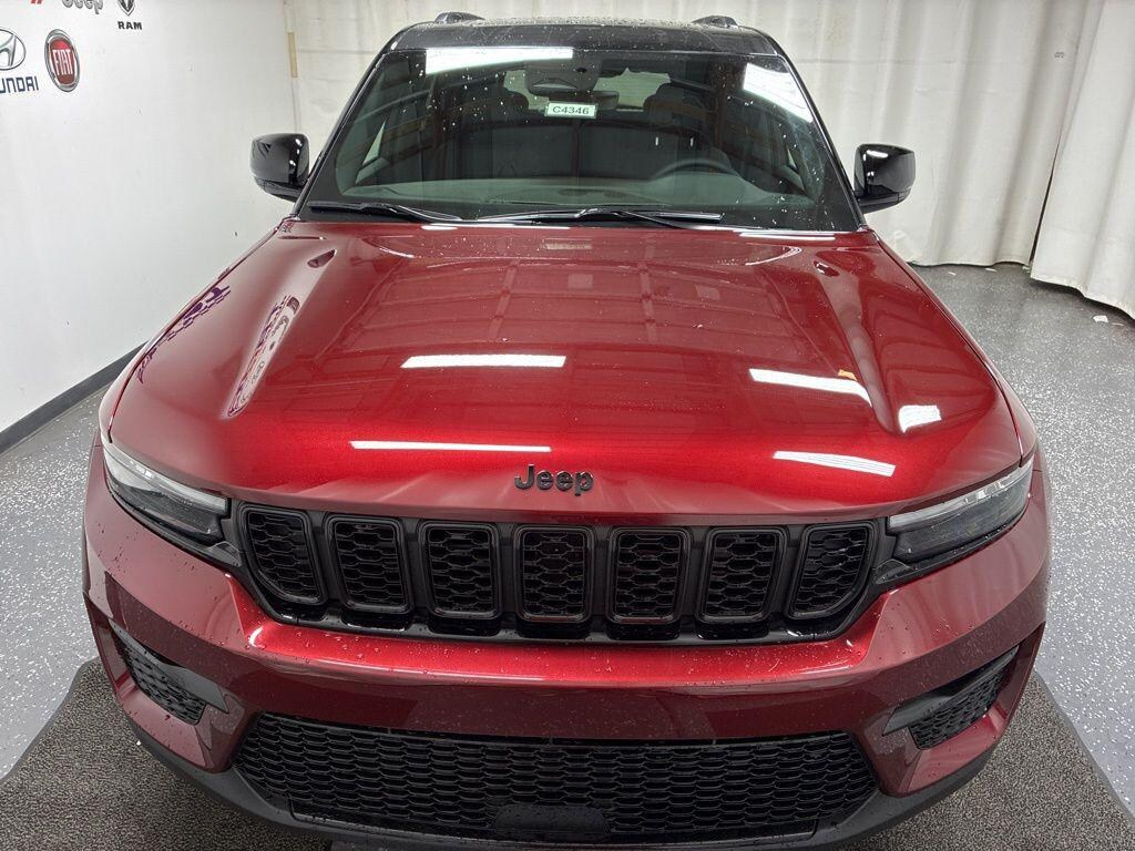 New 2025 Jeep Grand Cherokee Limited 4x4 SUV