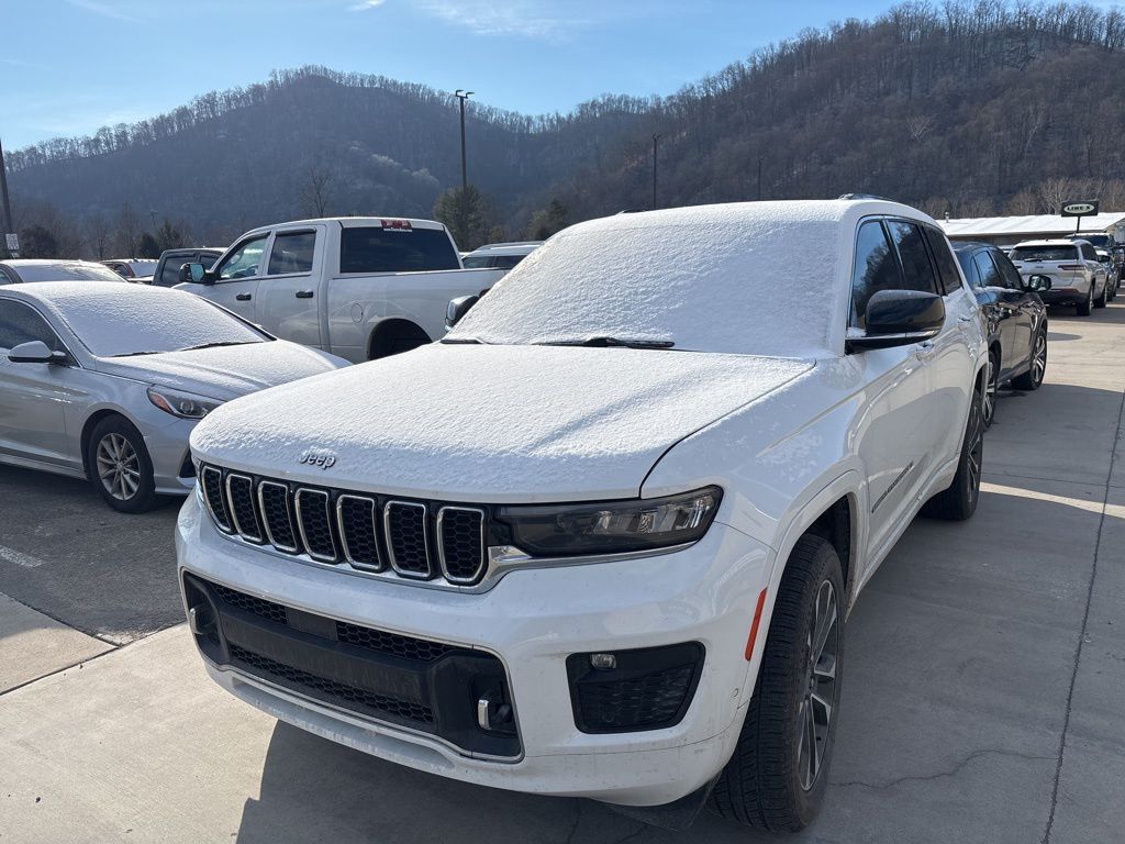 2021 Jeep Grand Cherokee L Overland's photo