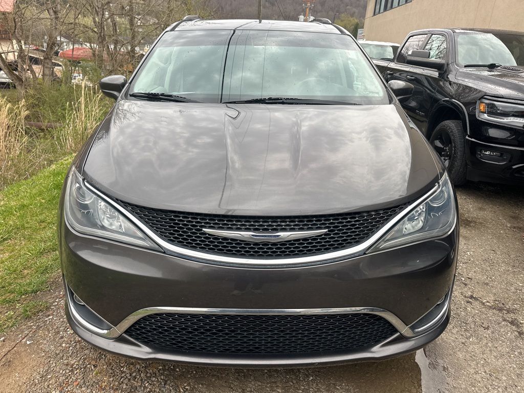Used 2017 Chrysler Pacifica Touring-L with VIN 2C4RC1BG1HR621635 for sale in Pikeville, KY