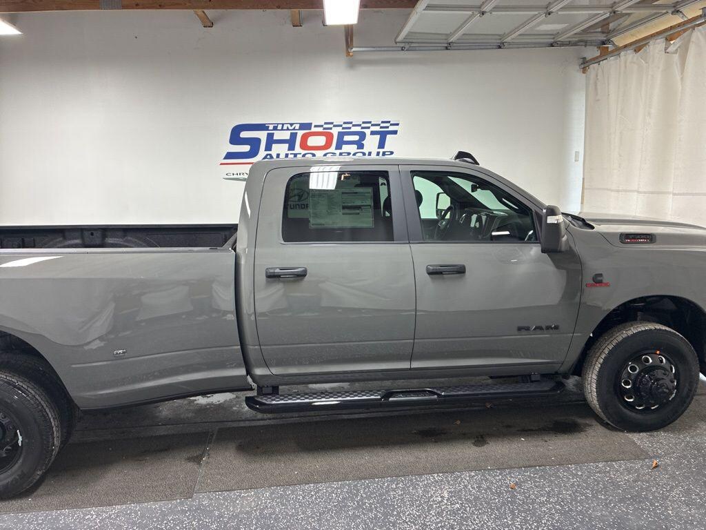 New 2026 Ram 3500 Big Horn Crew Cab 4x4 8 Box Truck Crew Cab