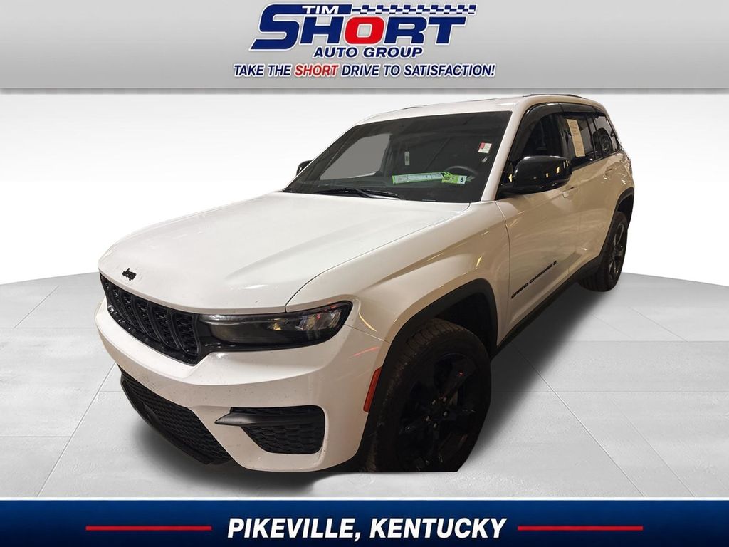 2023 Jeep Grand Cherokee Altitude X 4x4's photo