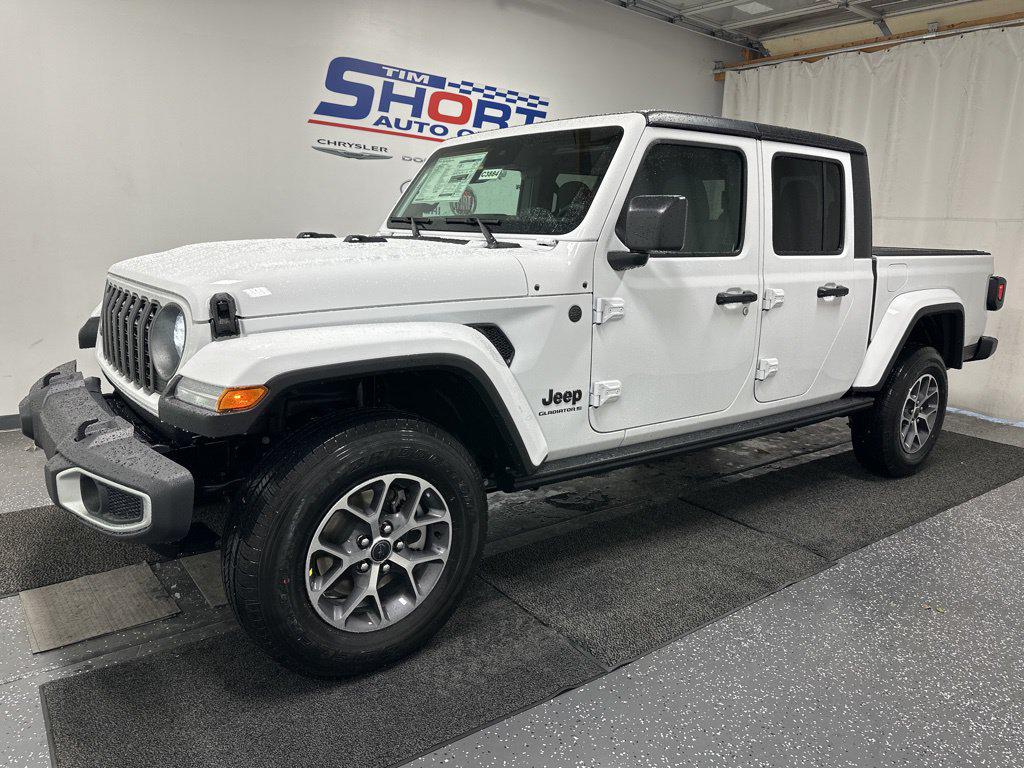 New 2025 Jeep Gladiator Sport S Truck Crew Cab