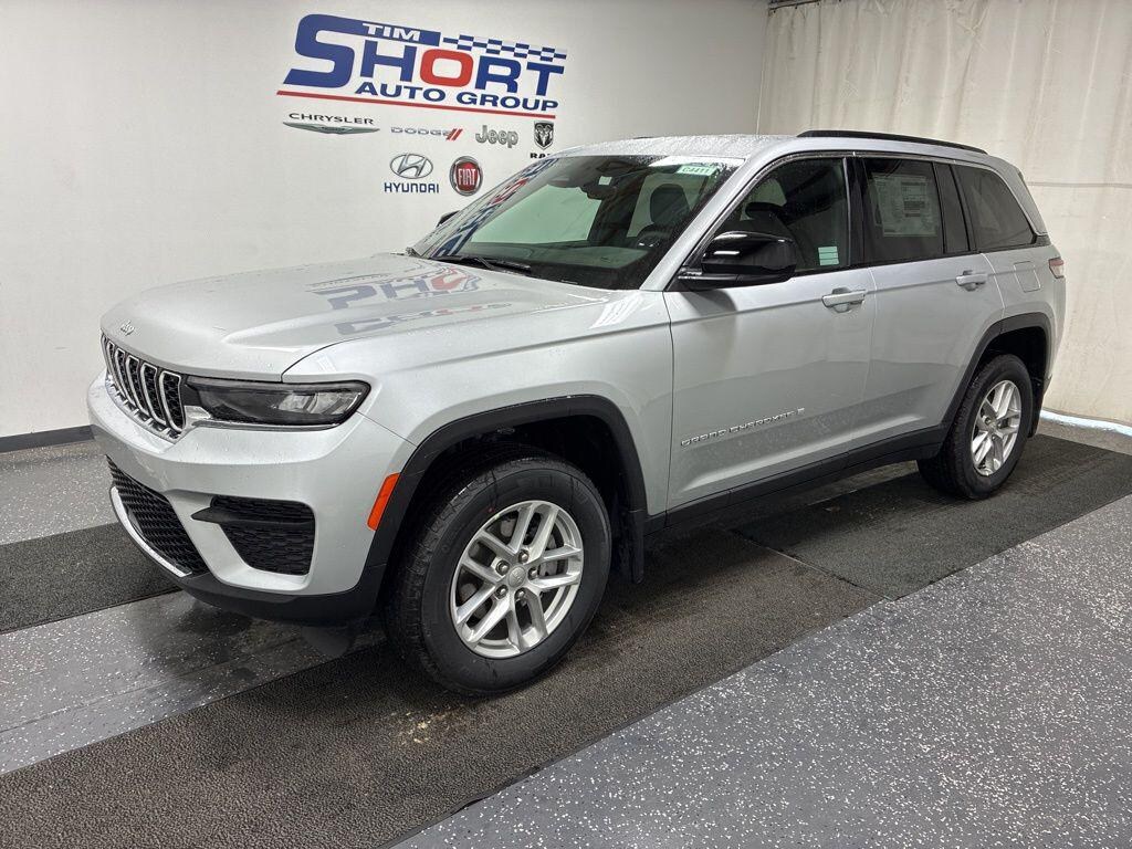 New 2026 Jeep Grand Cherokee Laredo 4x4 SUV