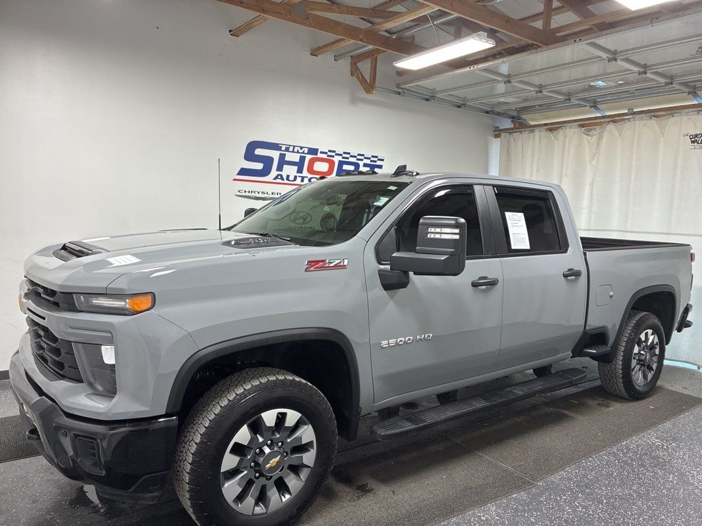 Used 2025 Chevrolet Silverado 2500 HD Custom Truck Crew Cab
