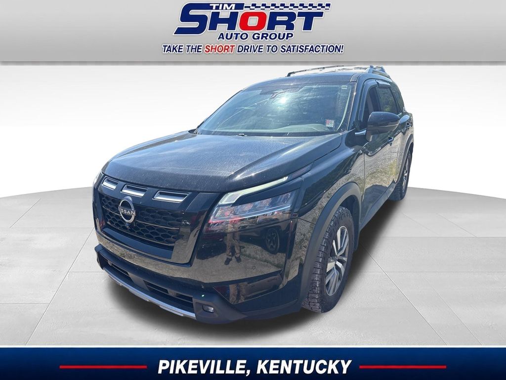 2022 Nissan Pathfinder SL 4WD's photo