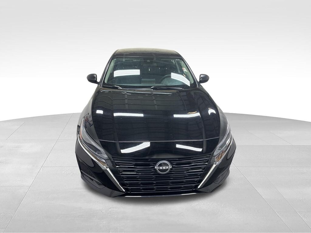 Used 2025 Nissan Altima SV Sedan