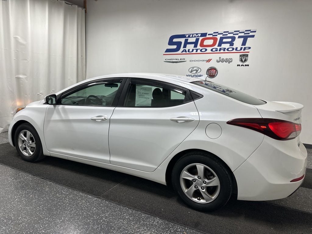 Used 2015 Hyundai Elantra SE with VIN 5NPDH4AE8FH588284 for sale in Pikeville, KY