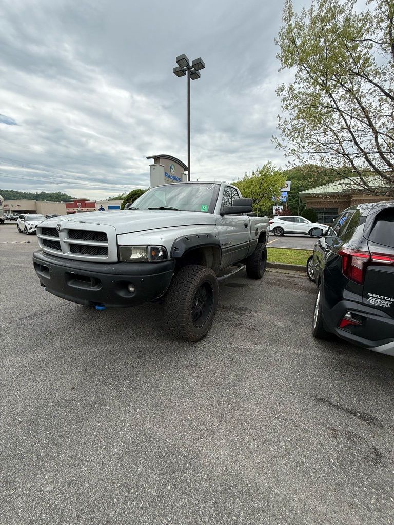 Used 2001 Dodge Ram Pickup SLT with VIN 1B7HF16Y71S340949 for sale in Pikeville, KY