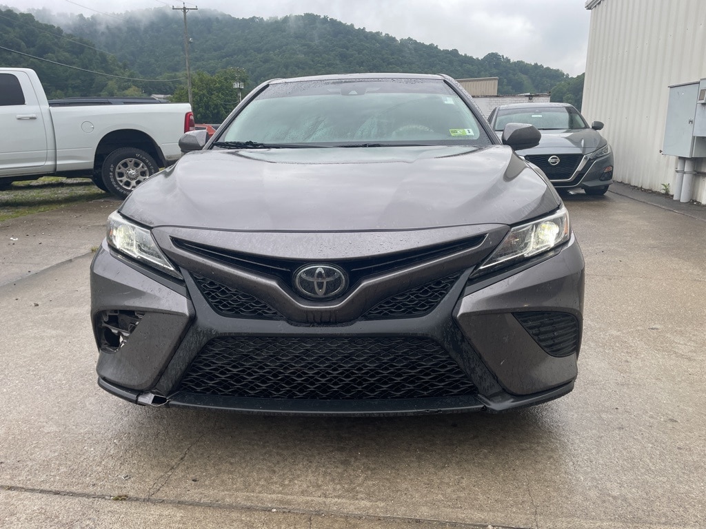 Used 2019 Toyota Camry SE with VIN 4T1B11HKXKU193640 for sale in Pikeville, KY