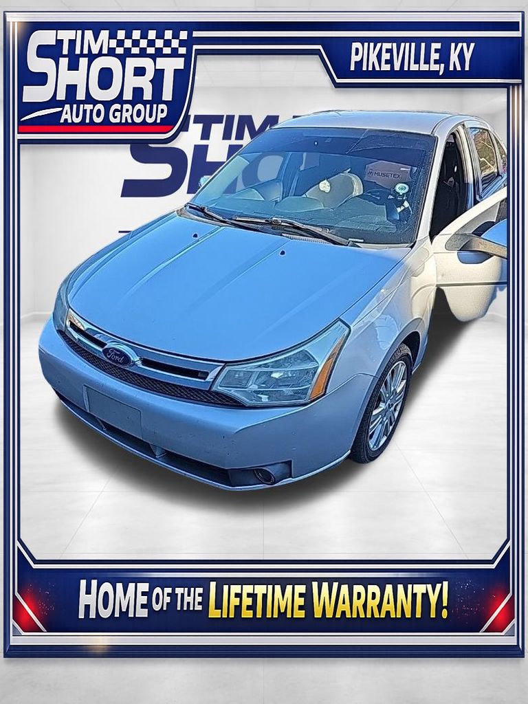 2010 Ford Focus SEL's photo