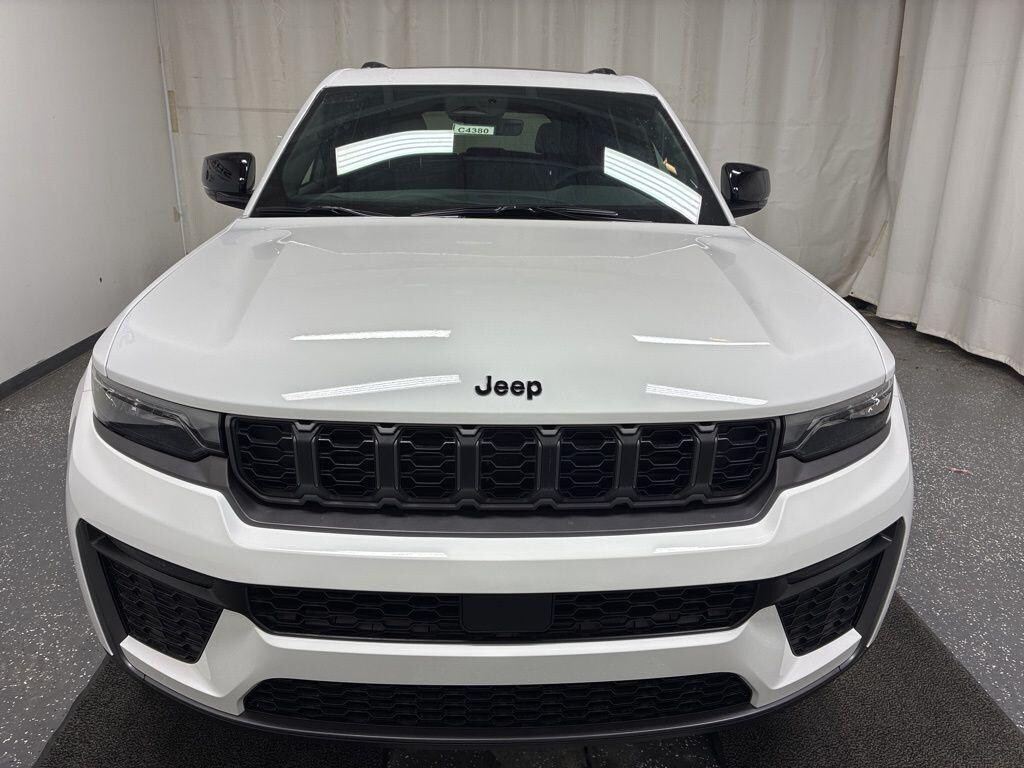 New 2026 Jeep Grand Cherokee Limited 4x4 SUV
