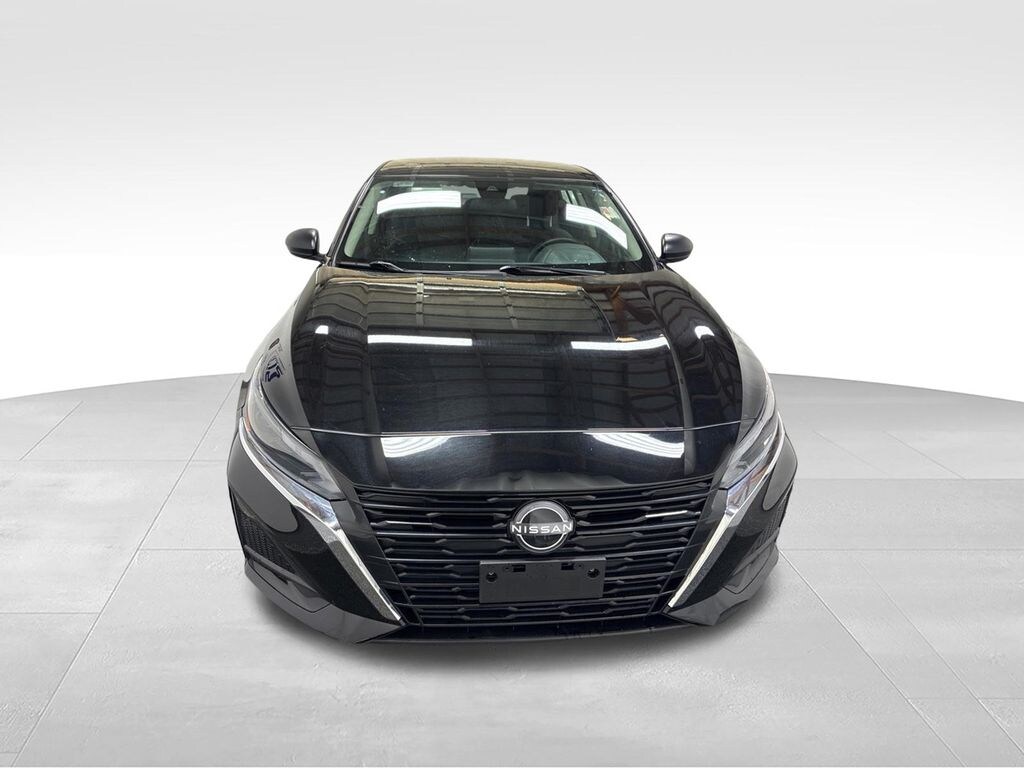 Used 2025 Nissan Altima SV Sedan