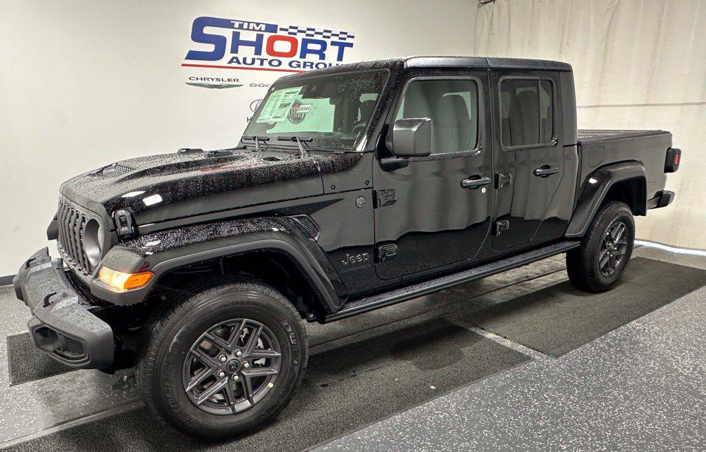New 2025 Jeep Gladiator Sport S Truck Crew Cab