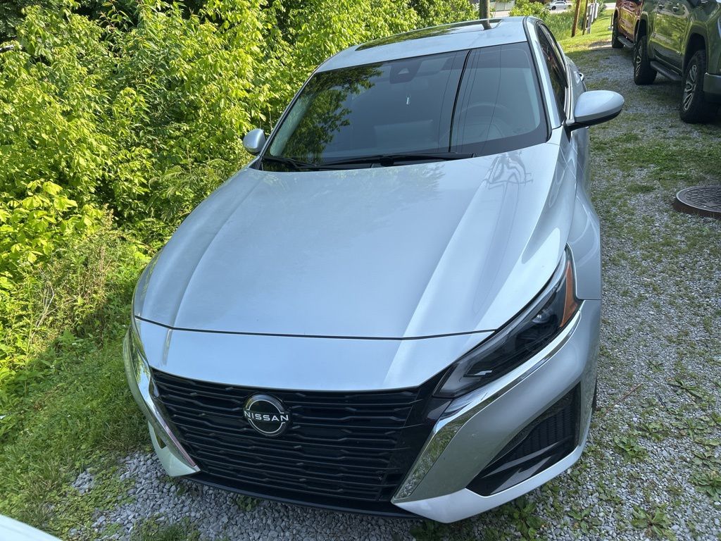 Used 2023 Nissan Altima SV with VIN 1N4BL4DW6PN326085 for sale in Pikeville, KY