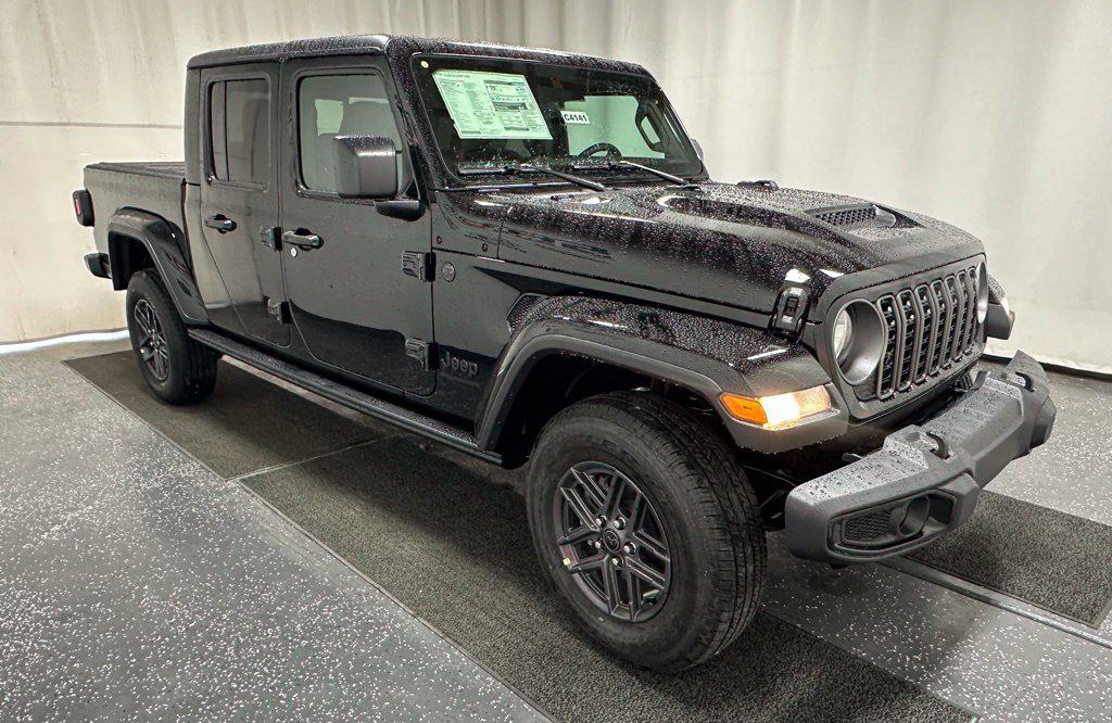 New 2025 Jeep Gladiator Sport S Truck Crew Cab