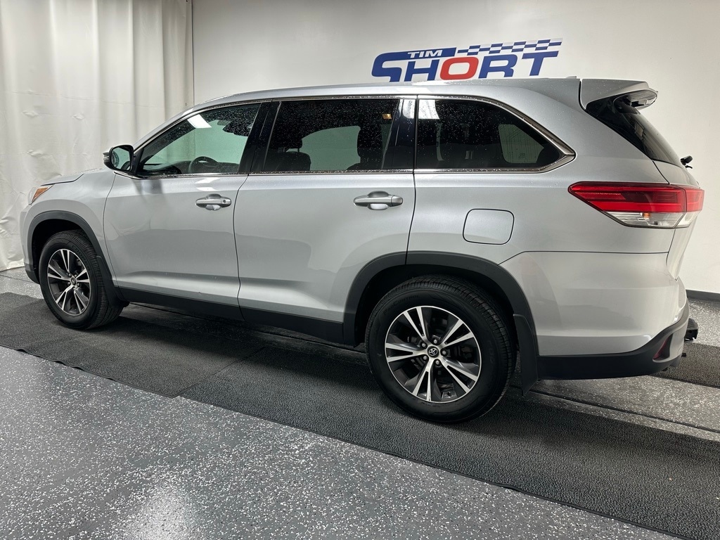 Used 2019 Toyota Highlander LE Plus with VIN 5TDBZRFHXKS704481 for sale in Pikeville, KY