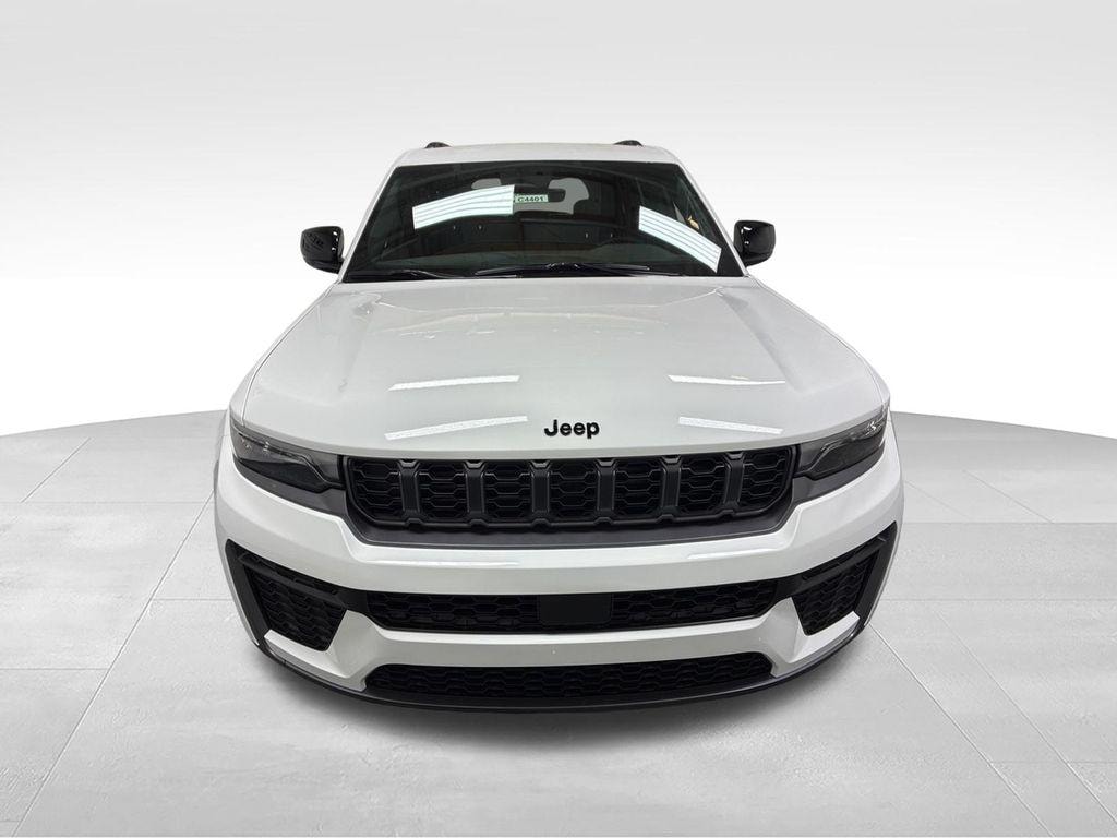 New 2026 Jeep Grand Cherokee Altitude 4x4 SUV