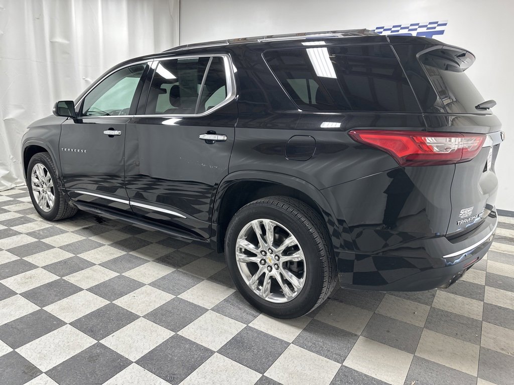 Used 2021 Chevrolet Traverse High Country with VIN 1GNEVNKW5MJ228329 for sale in Pikeville, KY