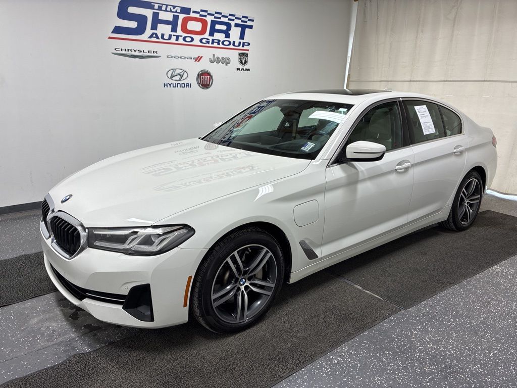 2021 BMW 5 Series 530e's photo