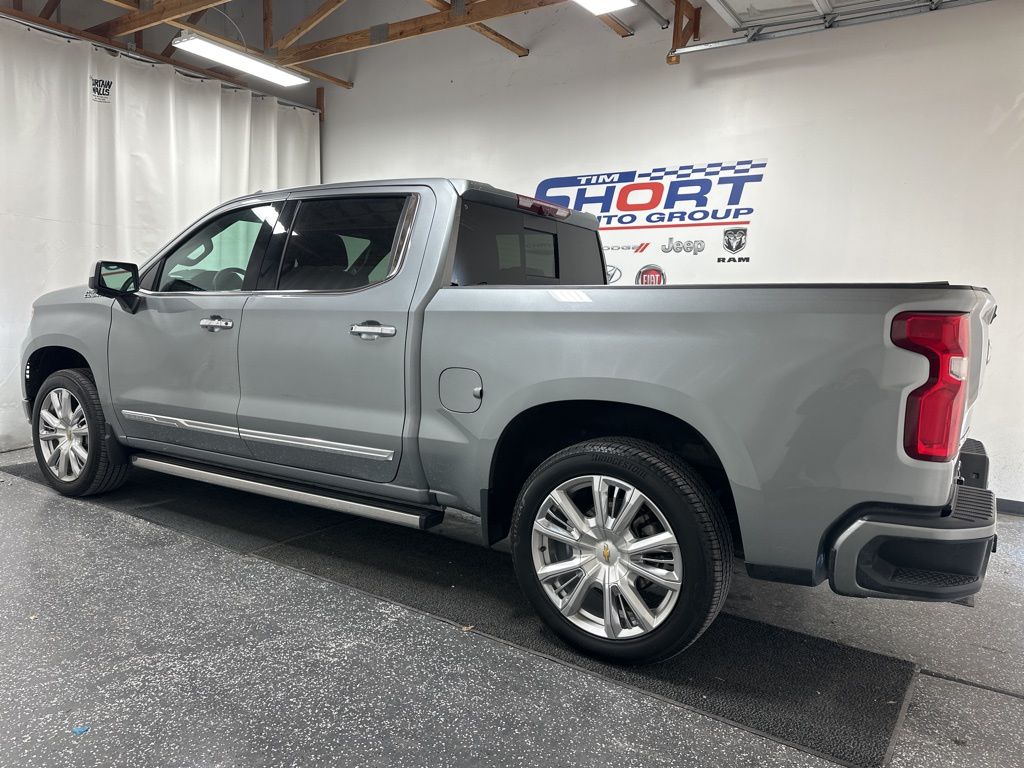 Used 2024 Chevrolet Silverado 1500 High Country with VIN 2GCUDJED6R1229677 for sale in Pikeville, KY