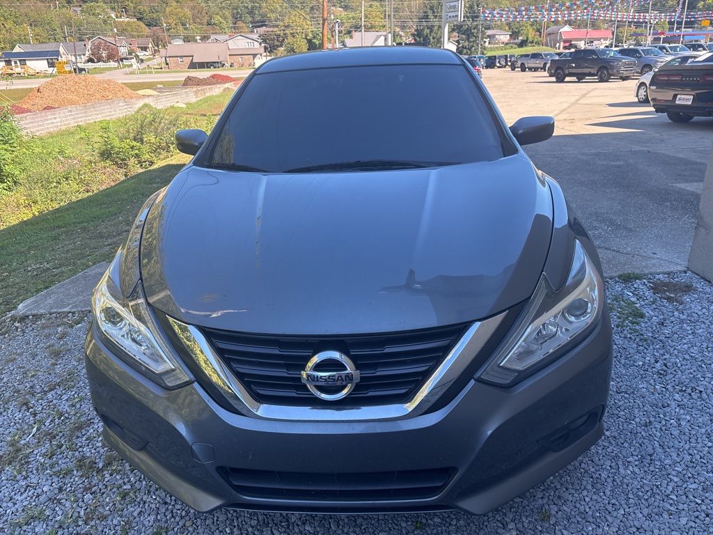 Used 2018 Nissan Altima SV with VIN 1N4AL3APXJC212158 for sale in Pikeville, KY
