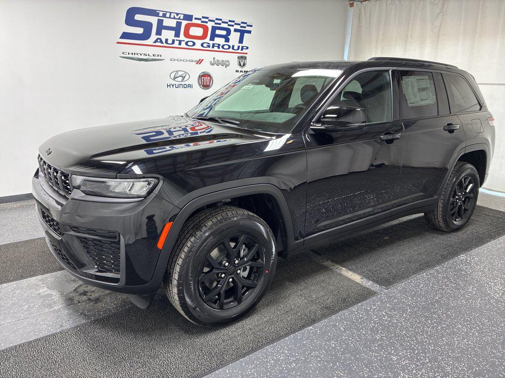 New 2026 Jeep Grand Cherokee Altitude 4x4 SUV