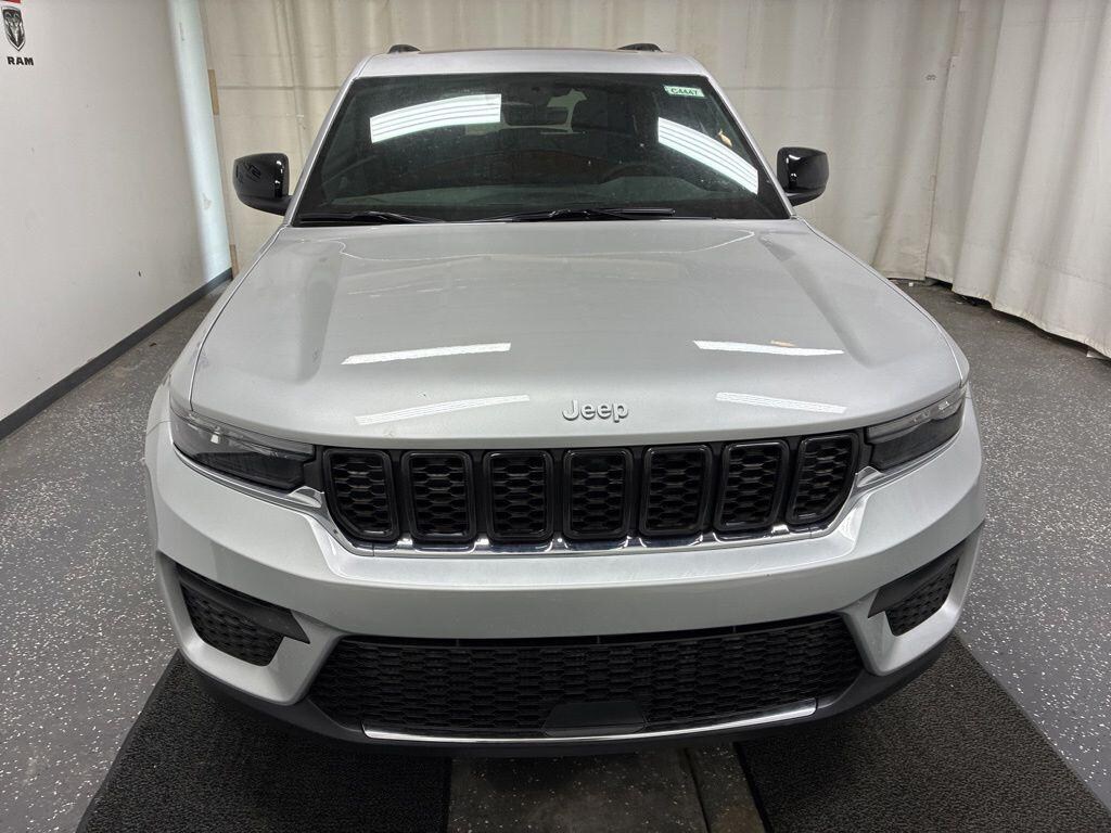 New 2026 Jeep Grand Cherokee Altitude 4x4 SUV