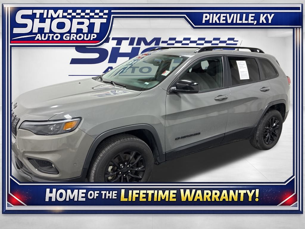 2023 Jeep Cherokee Altitude Lux's photo