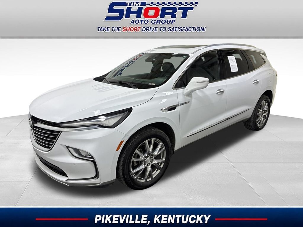 2022 Buick Enclave Essence AWD's photo