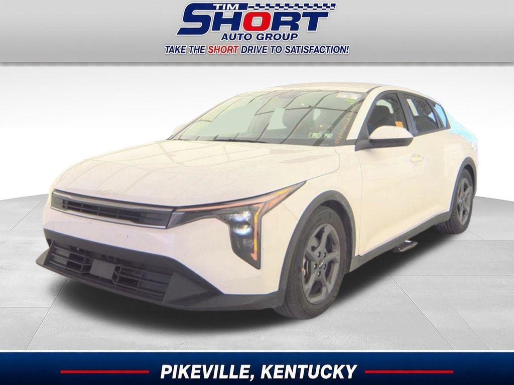 2025 Kia K4 LXS AT's photo