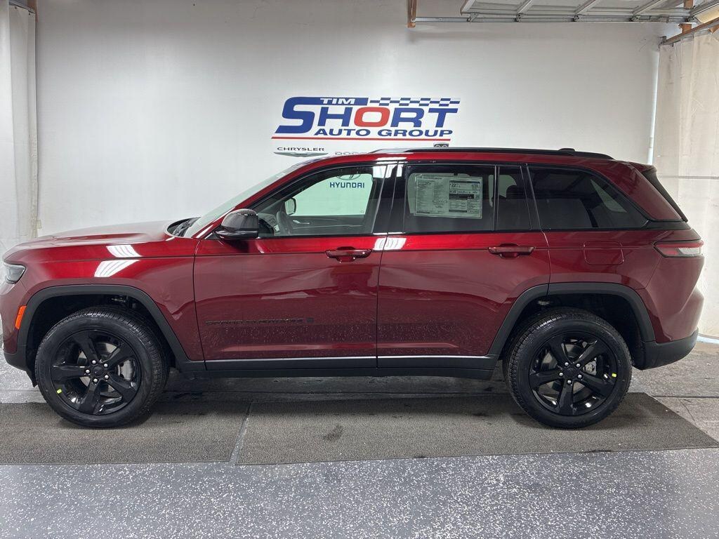 New 2025 Jeep Grand Cherokee Limited 4x4 SUV