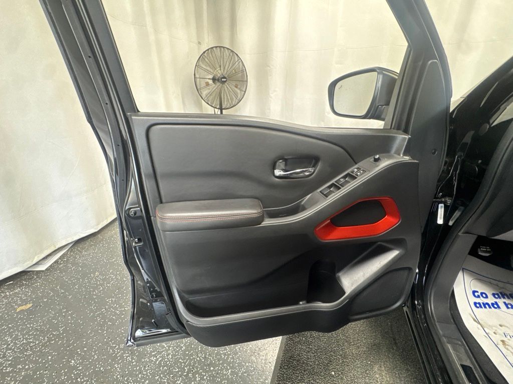 2023 Nissan Frontier PRO-4X - Photo 11
