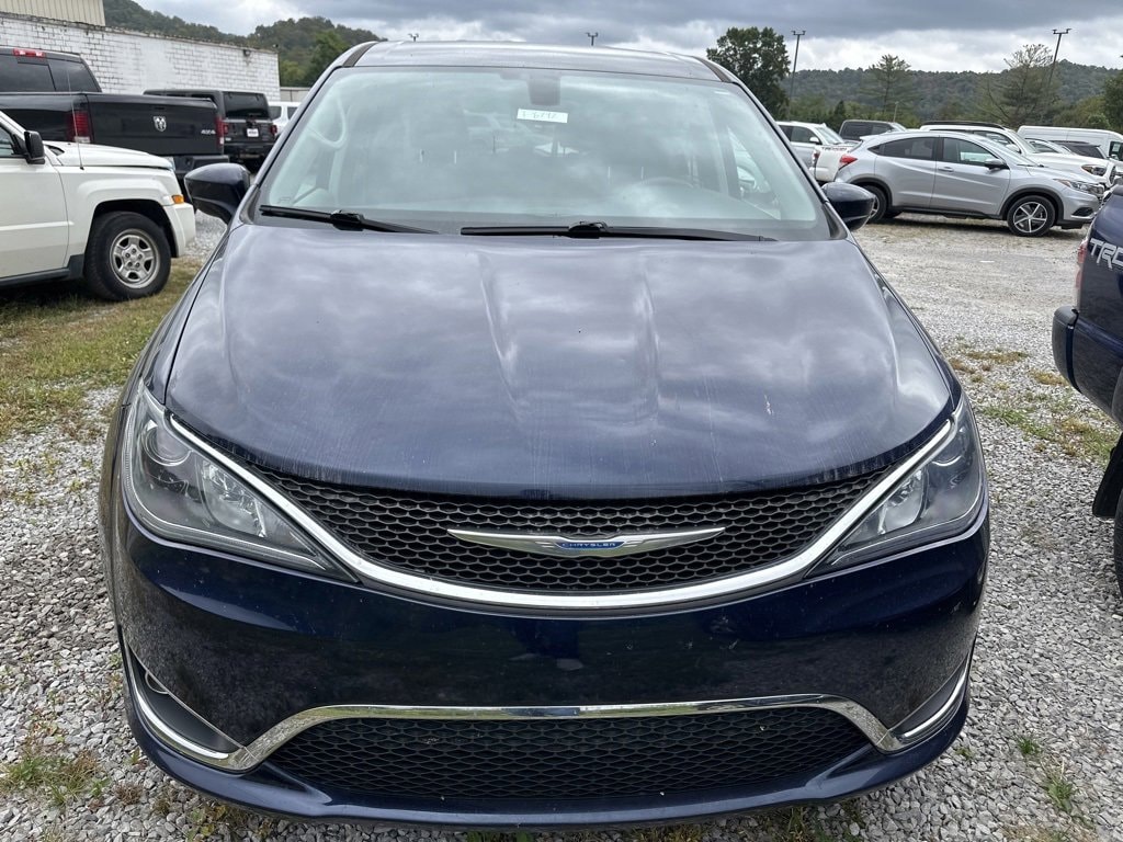 Used 2018 Chrysler Pacifica Touring Plus with VIN 2C4RC1FG7JR175541 for sale in Pikeville, KY