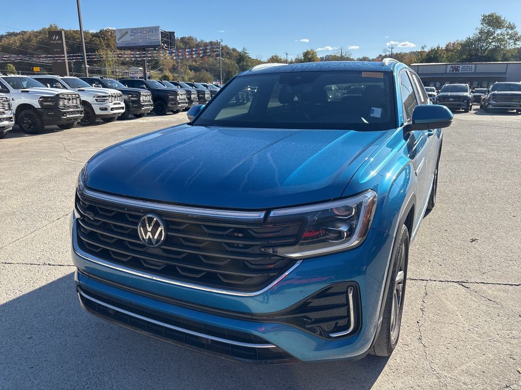 2024 Volkswagen Atlas Cross Sport SEL R-LINE's photo