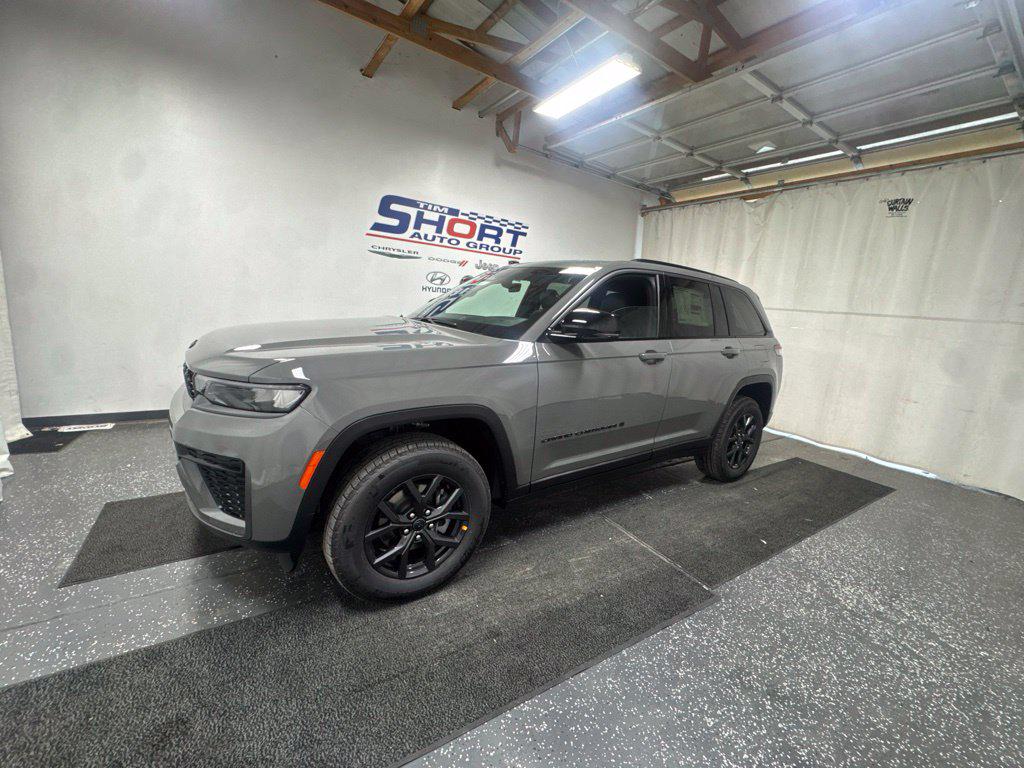 New 2027 Jeep Grand Cherokee Laredo Altitude SUV