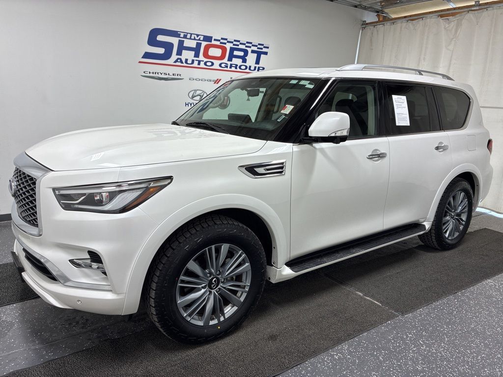 2024 INFINITI QX80 Luxe 4WD's photo