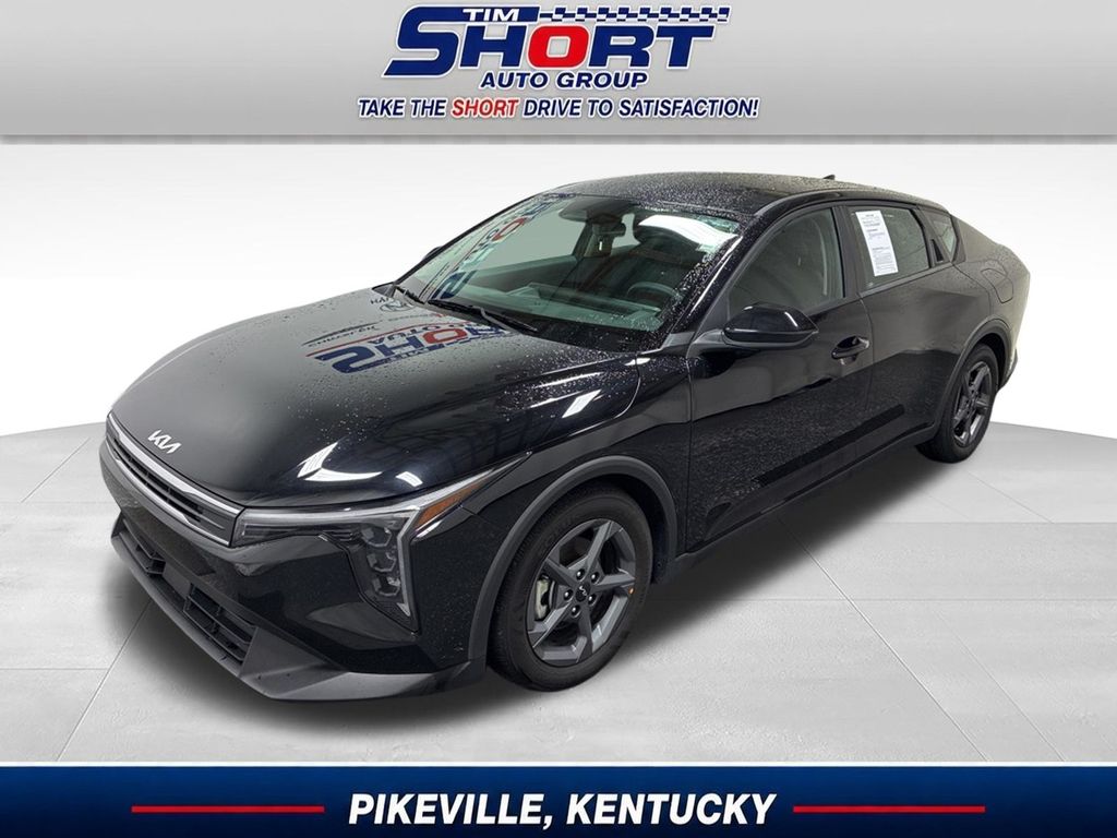2025 Kia K4 LXS AT's photo