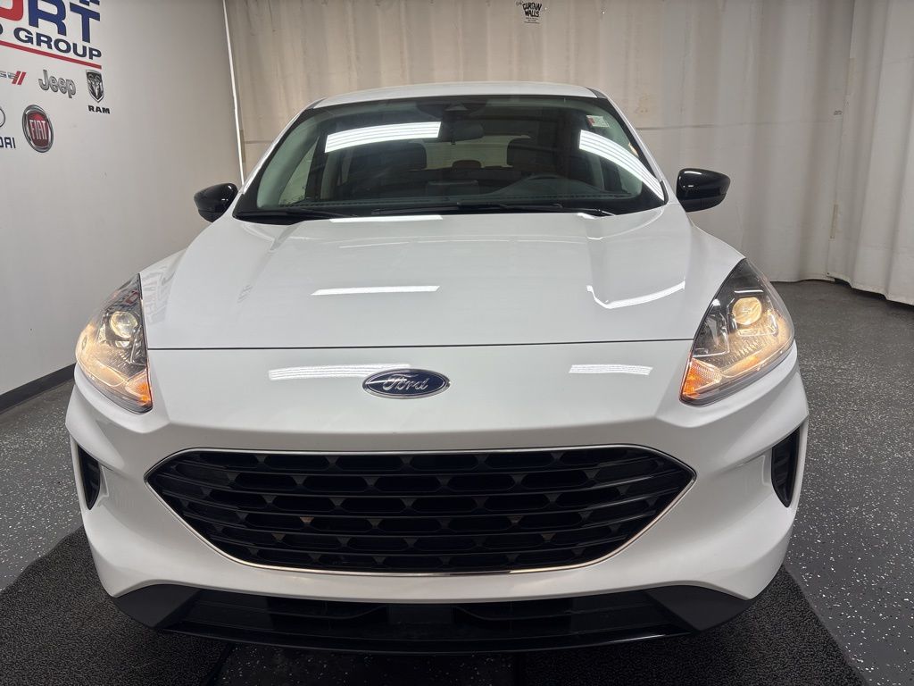 Used 2022 Ford Escape SE with VIN 1FMCU9G69NUB30824 for sale in Pikeville, KY