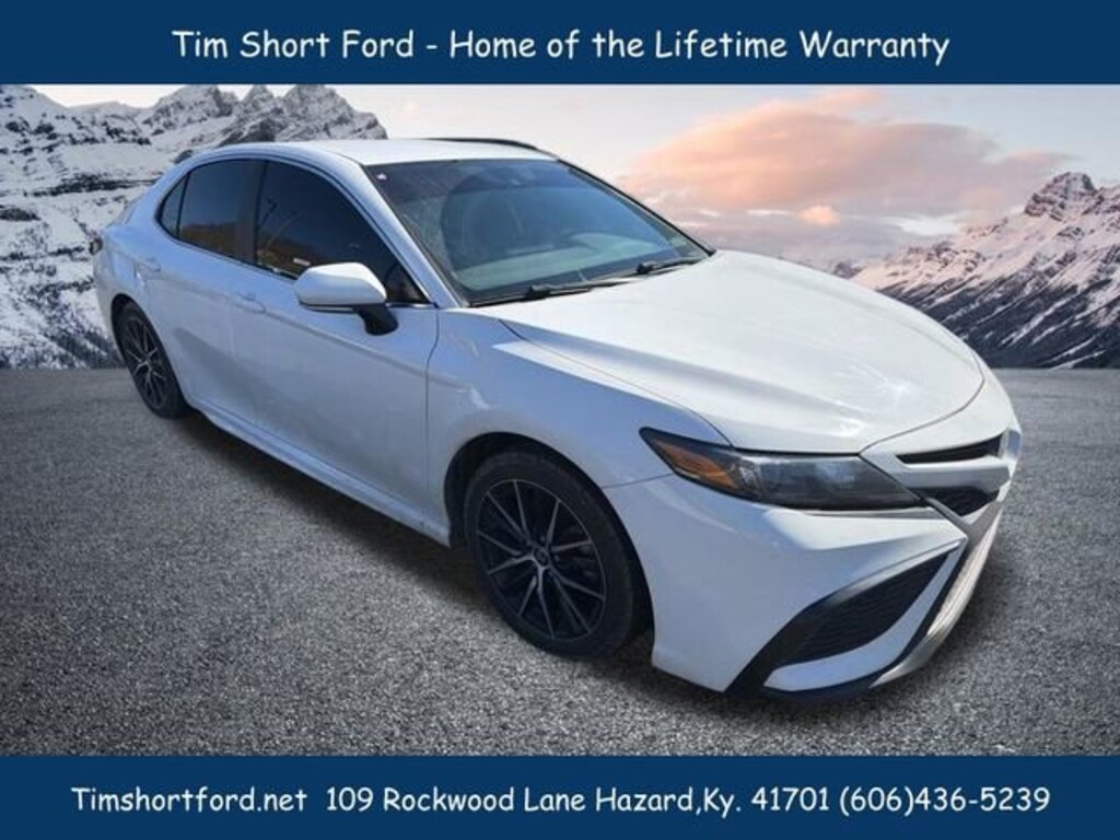 Used 2023 Toyota Camry SE Sedan