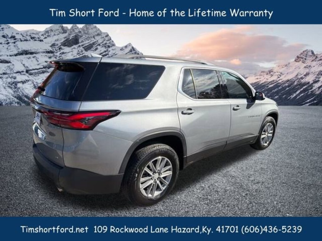 Used 2023 Chevrolet Traverse LT Cloth SUV